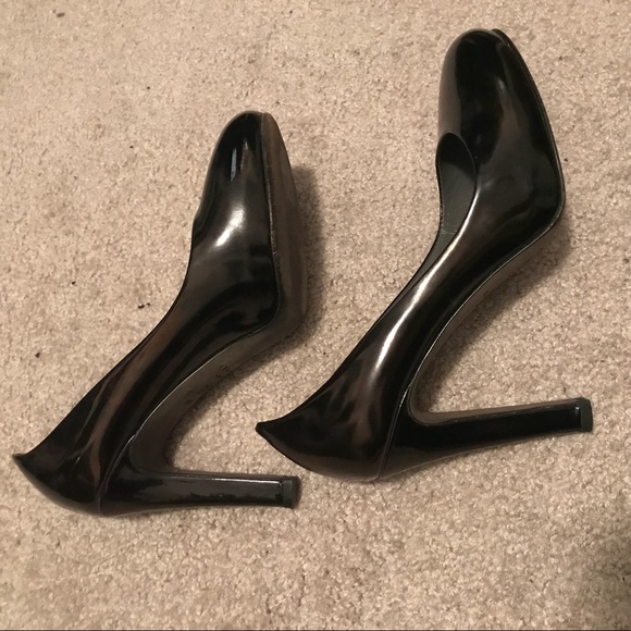 Theory black patent pumps - Picture 2 of 7
